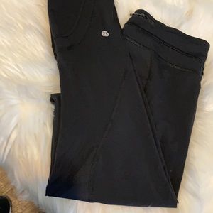 lululemon athletica Pants & Jumpsuits - Lululemon Capri legging size 6 lululemon athletica Pants & Jumpsuits - Lululemon Capri legging size 6